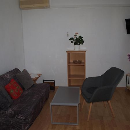 Rooms With A Parking Space Krk - 13553 Vrh  Exterior foto